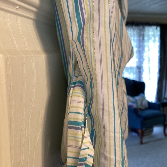 Vertically Striped Wrap Express Blouse - Picture 4 of 4